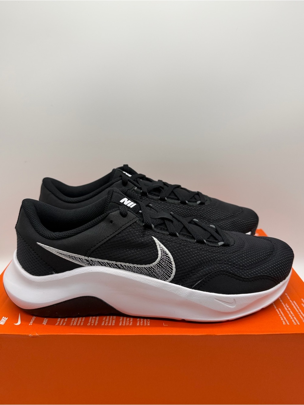Nike Legend Essential 3 Black White DM1120-001 Men’s Size 9.5
